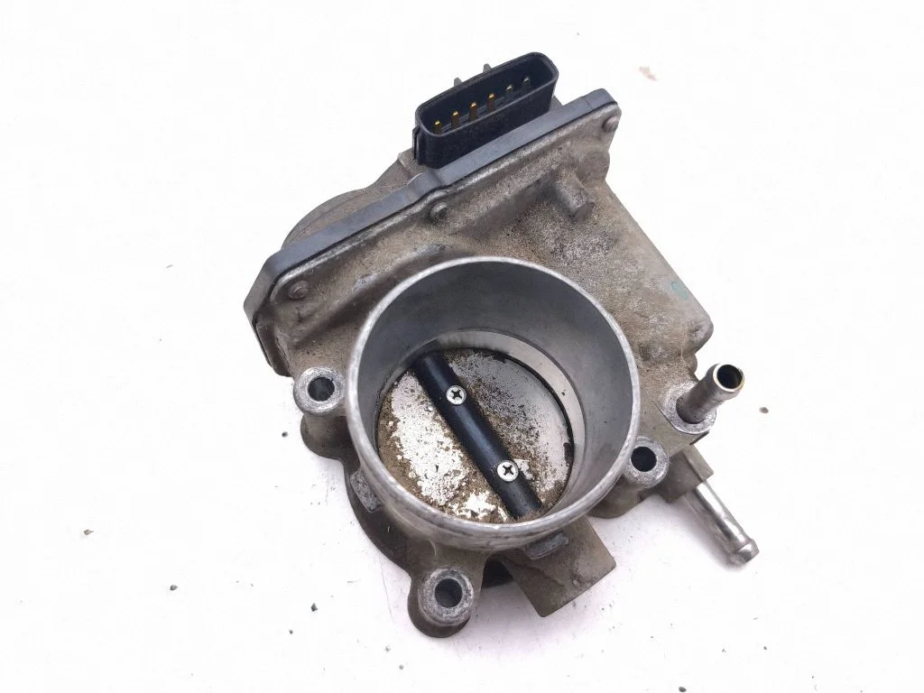 Throttle valve – Toyota Prius+ (ZVW40) (2011-2018)