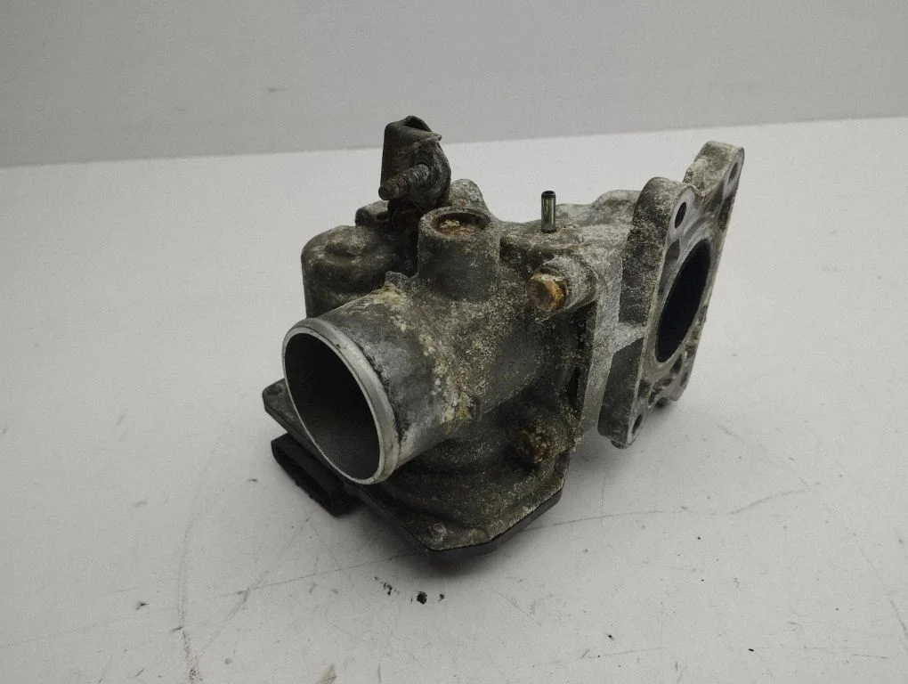 Throttle valve 261000N030