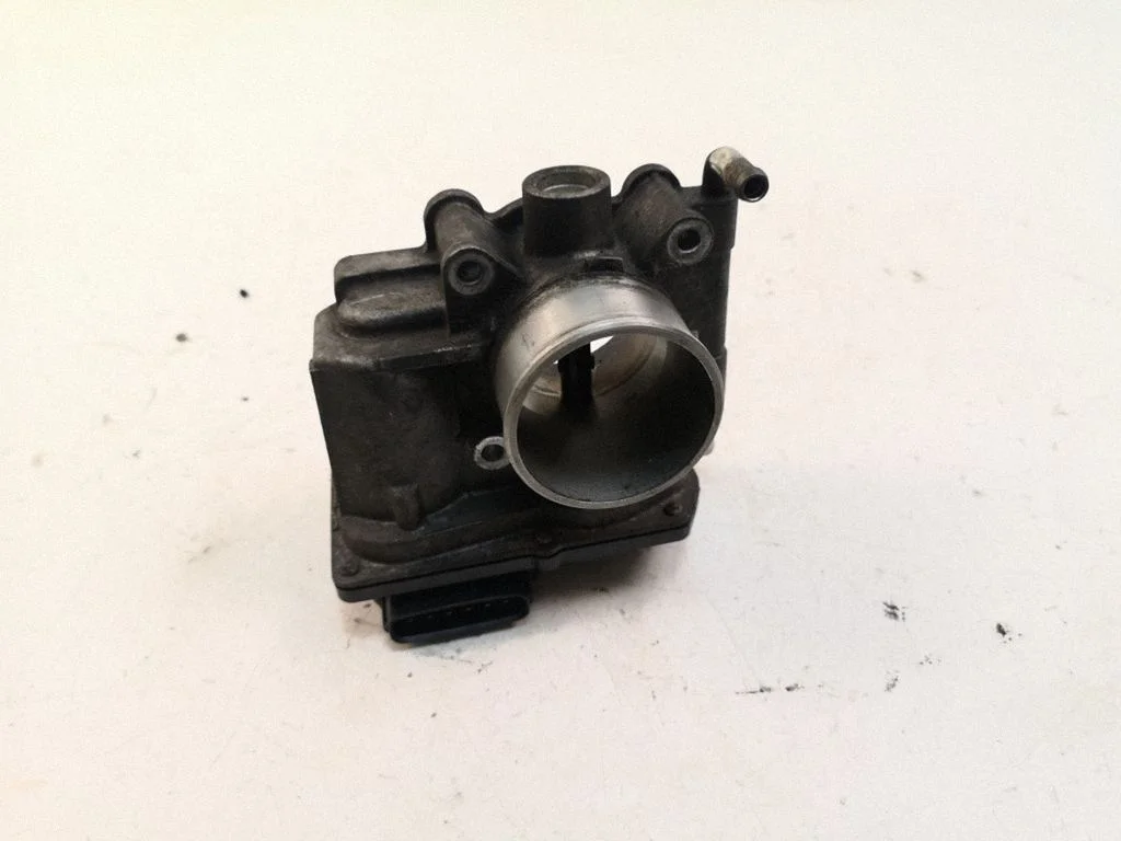 Throttle valve RF7J136B0