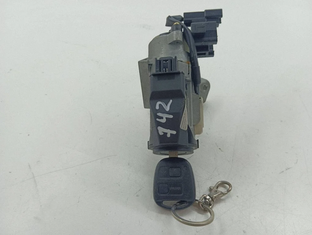 Aizdedzes slēdzene – Toyota Corolla E120 E130 (2004-2007)