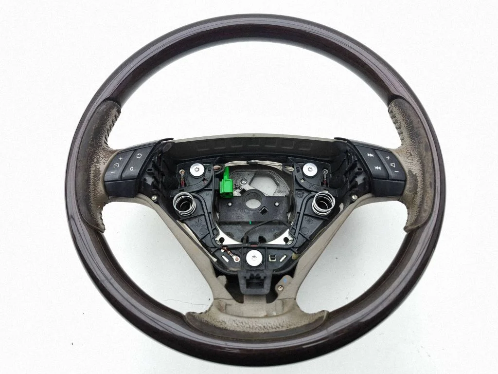 Steering wheel 8674669
