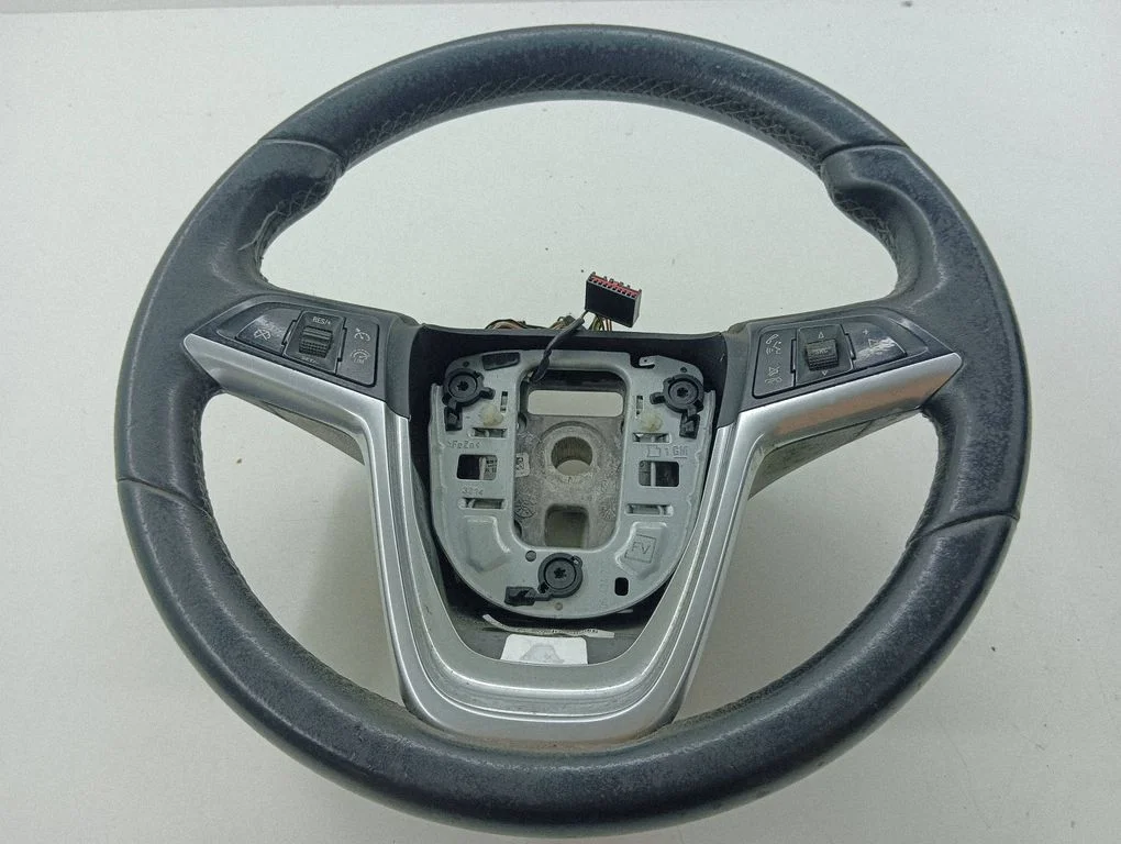 Steering wheel 13351029