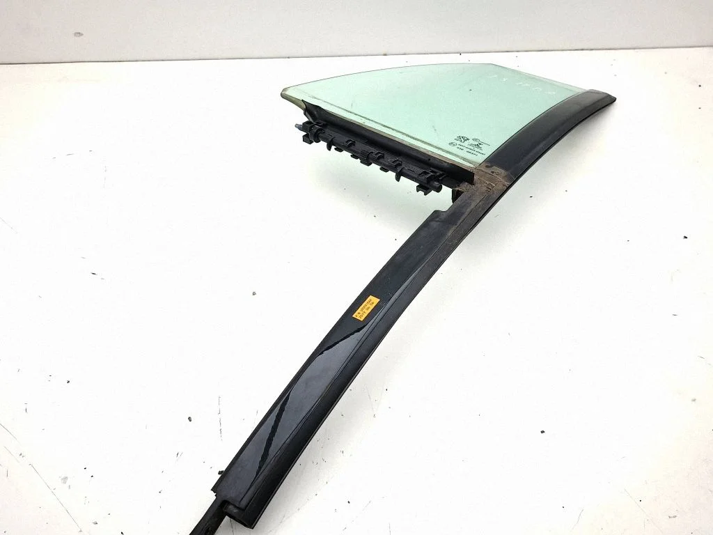 Väike „A" tagaukse klaas 5900910AA