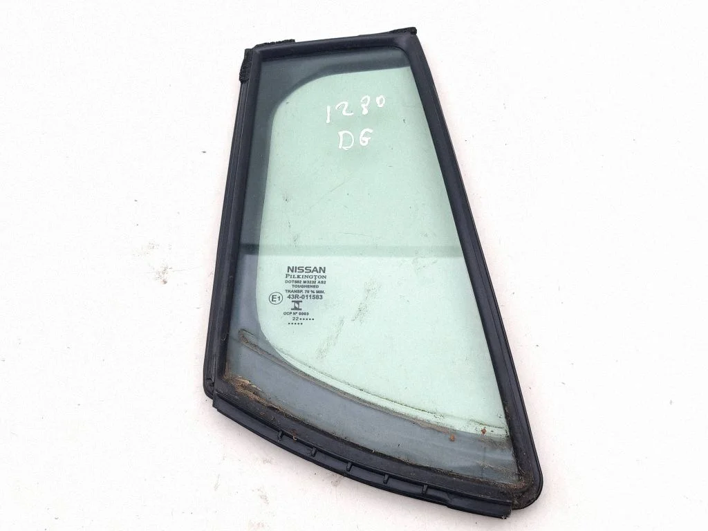 Rear vent window glass 822725SL0A