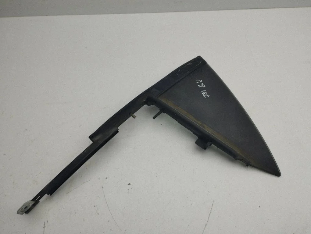 Rear vent window glass – left