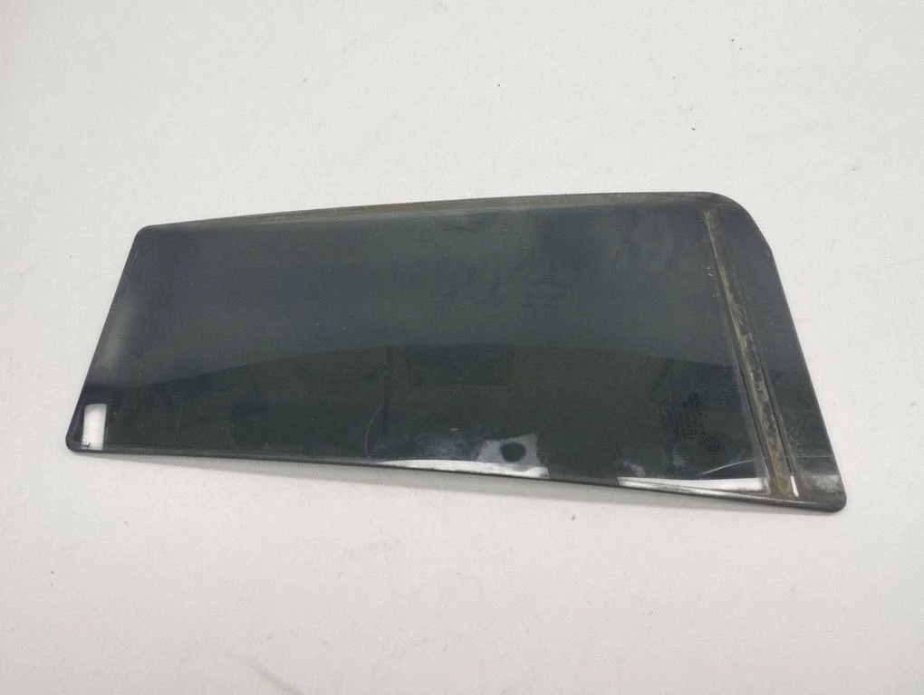Rear vent window glass 43R001604