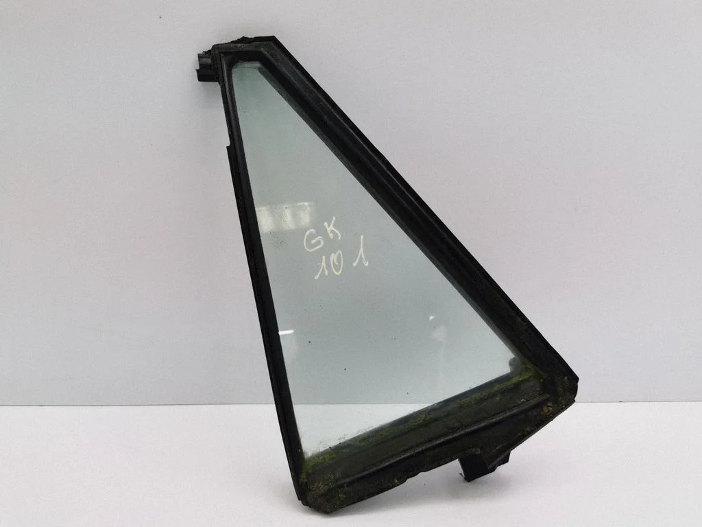 Rear vent window glass E643R00011