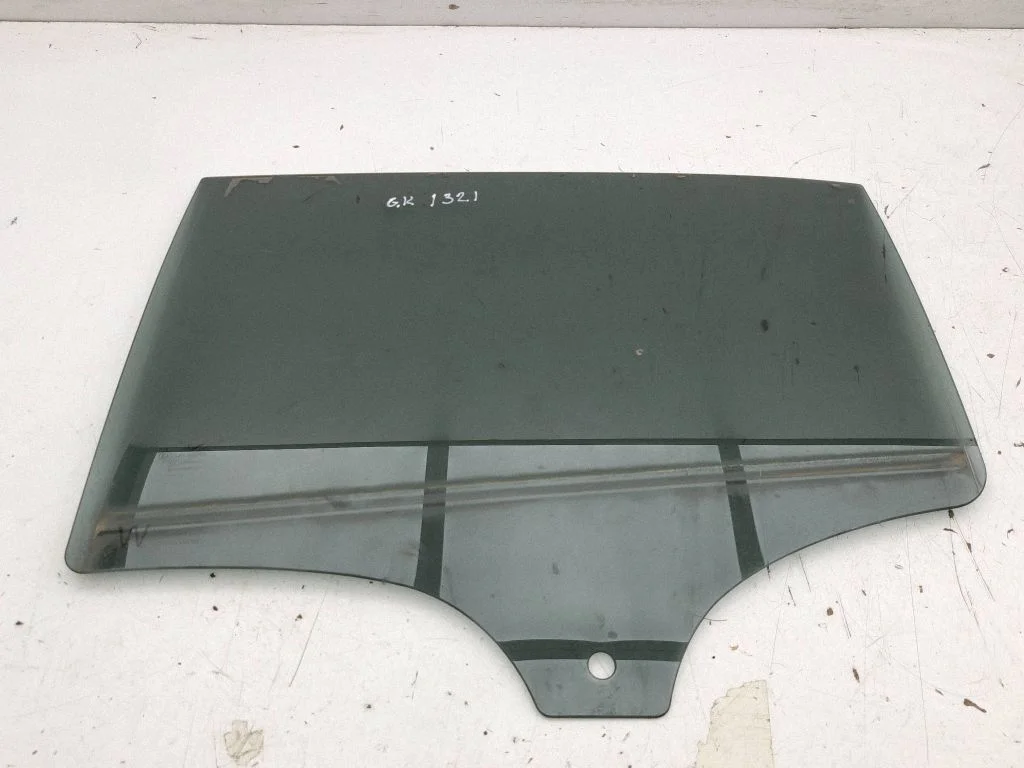 Rear door window glass A1777353100