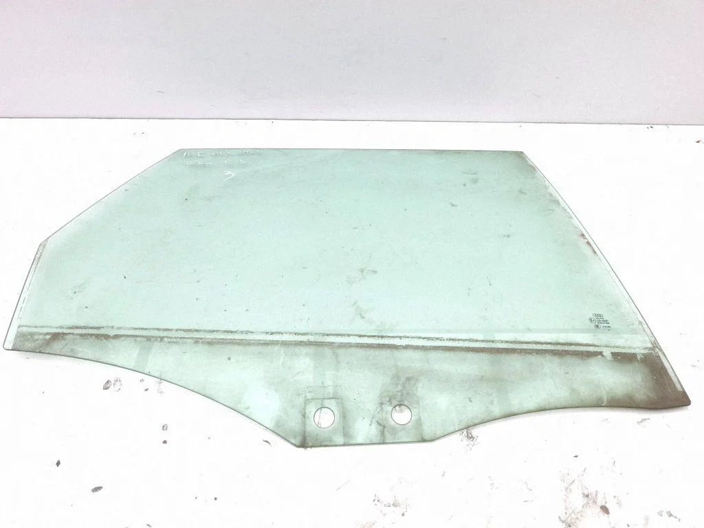 Rear door window glass – right