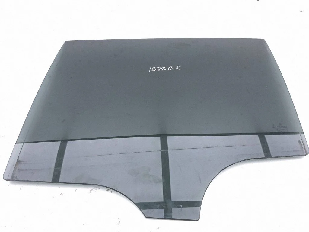 Rear door window glass A2537350500