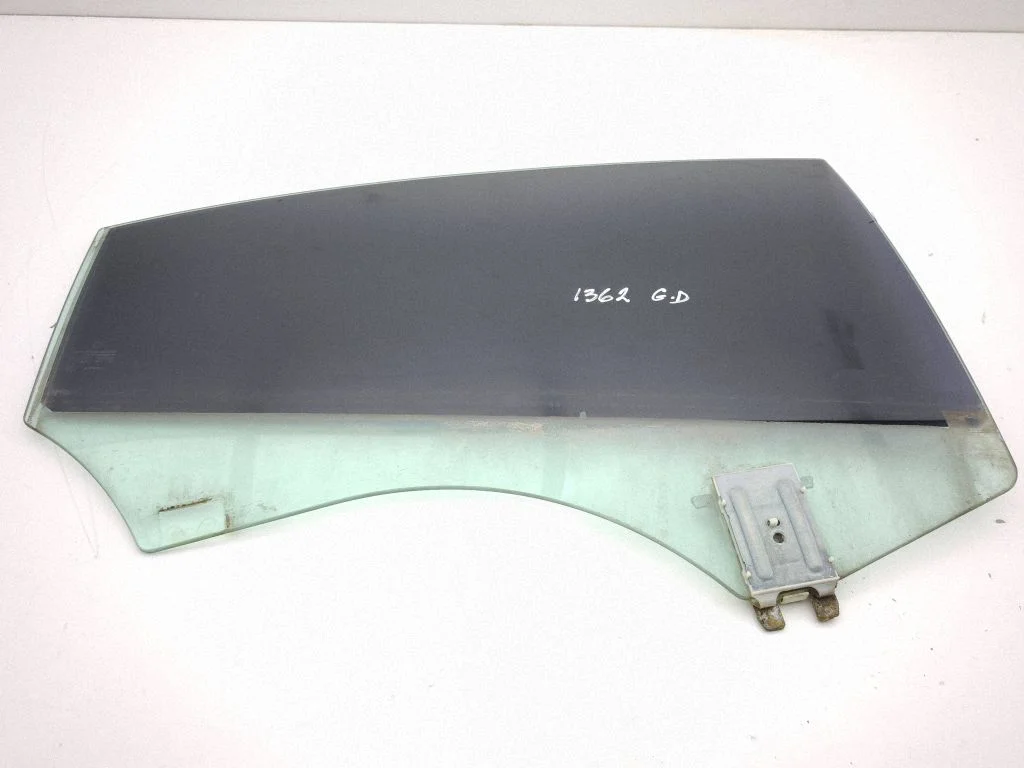 Rear door window glass – right