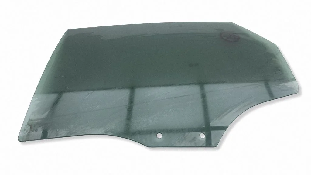Rear door window glass 4K5845205A