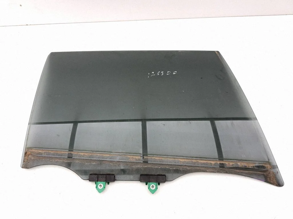 Rear door window glass – right