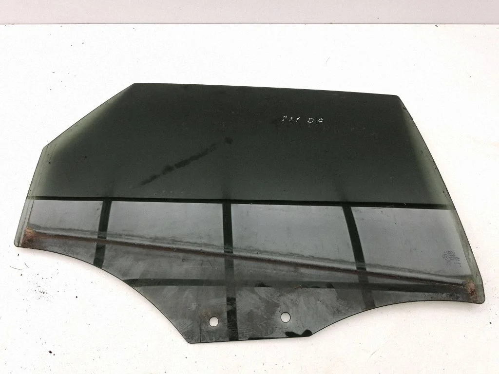 Rear door window glass – right