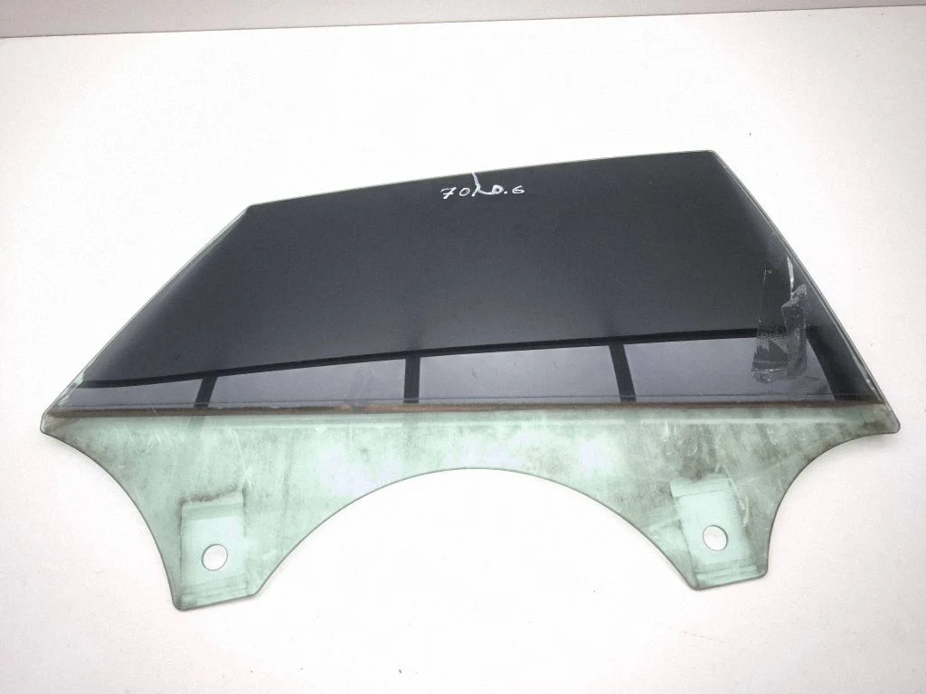 Rear door window glass – right