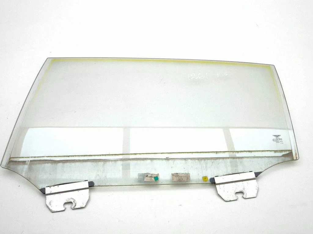 Rear door window glass 3W5845025B