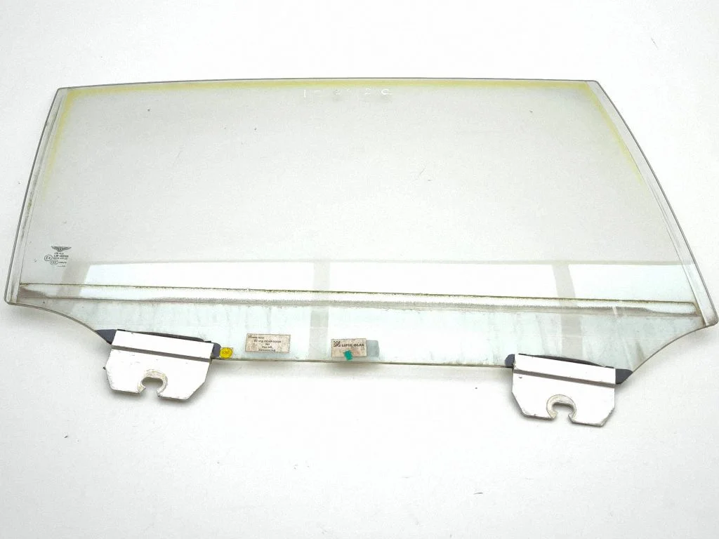 Rear door window glass 3W5845026B