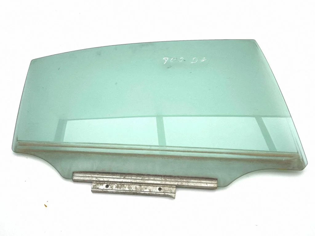 Rear door window glass – Lexus IS 220D-250-350 (2006-2013)