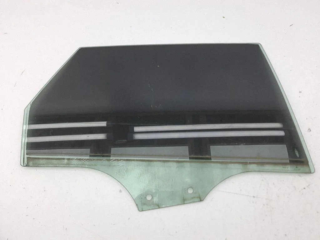 Rear door window glass – right