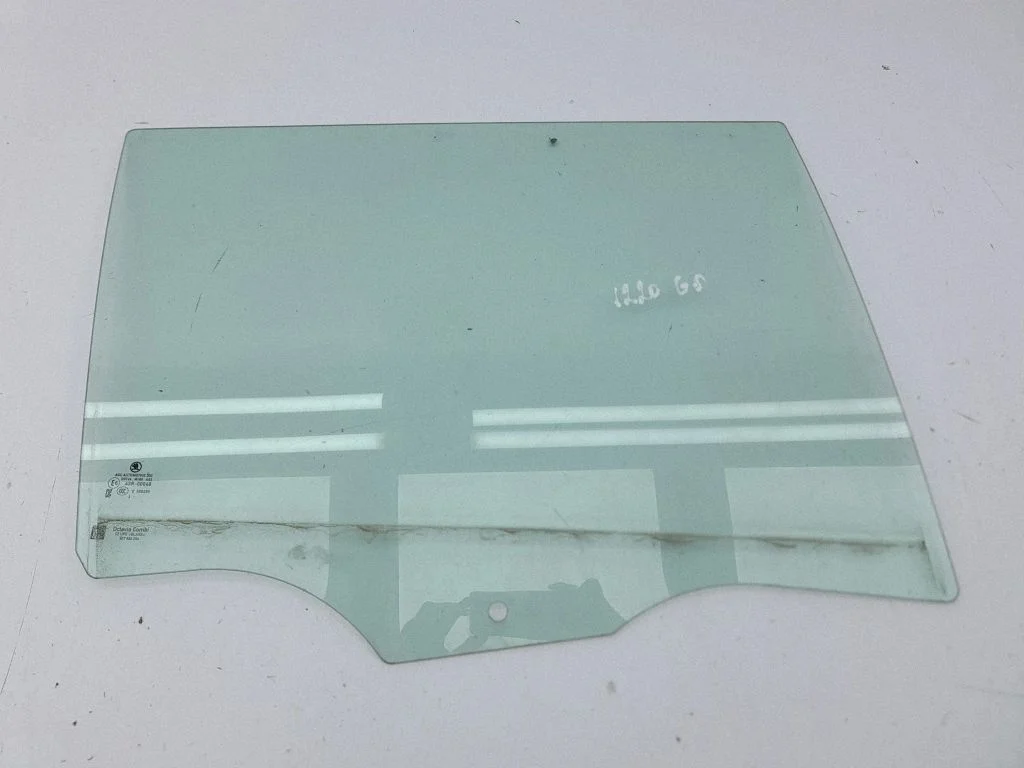 Rear door window glass – right