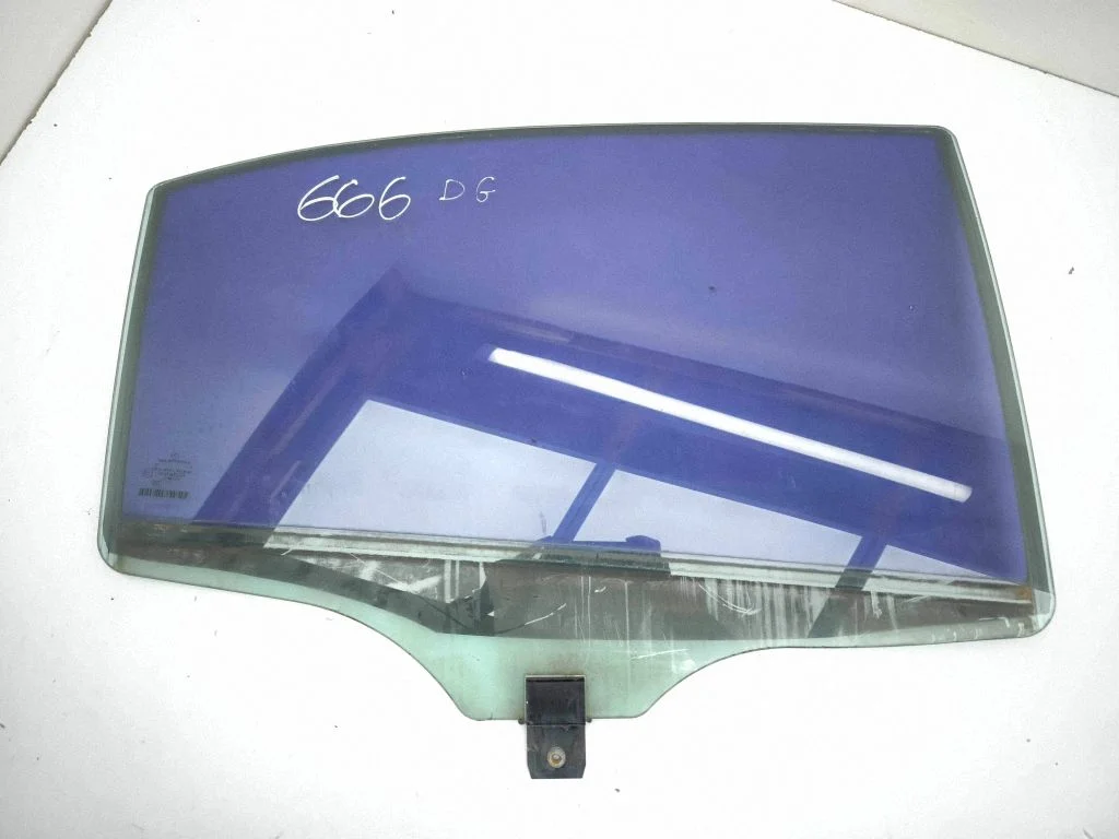Rear door window glass – right