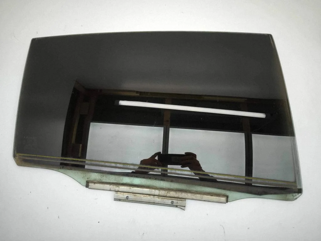 Rear door window glass – right