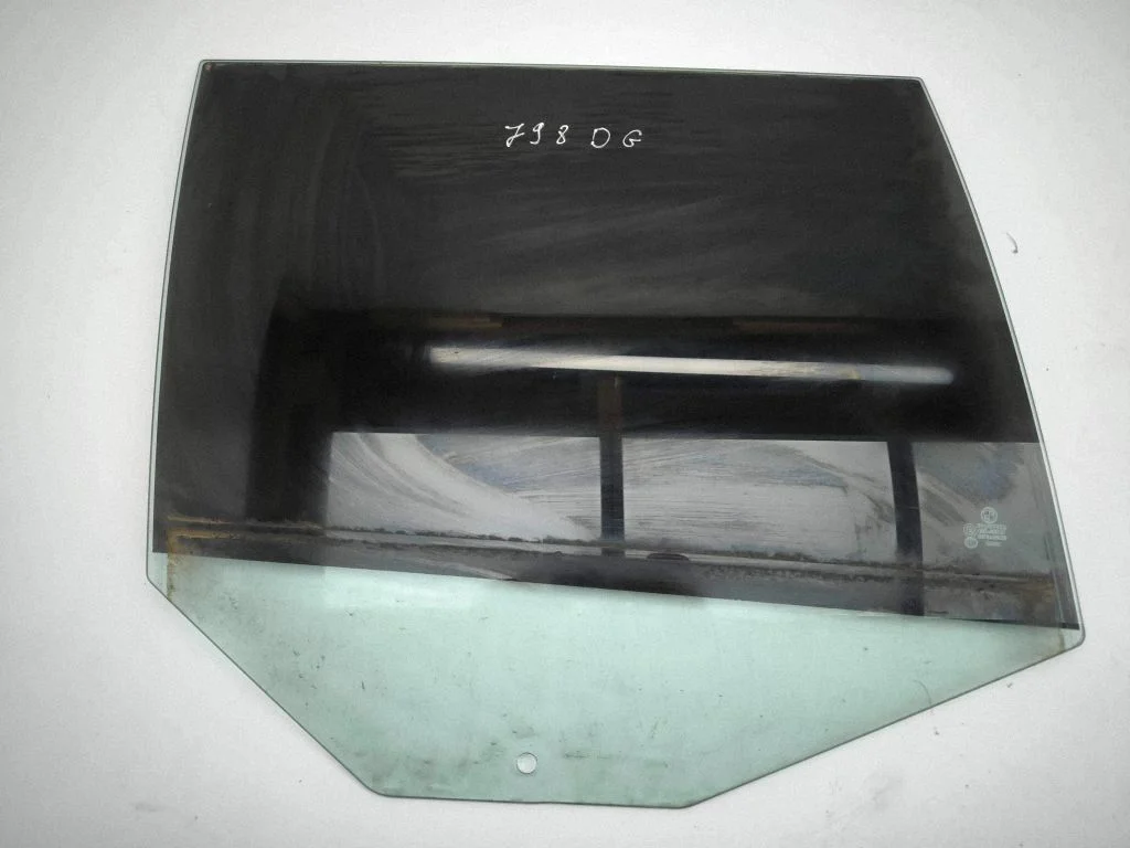 Rear door window glass – right