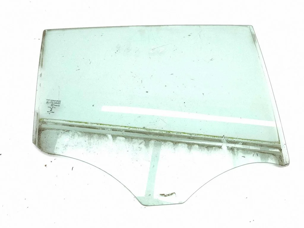 Rear door window glass – right