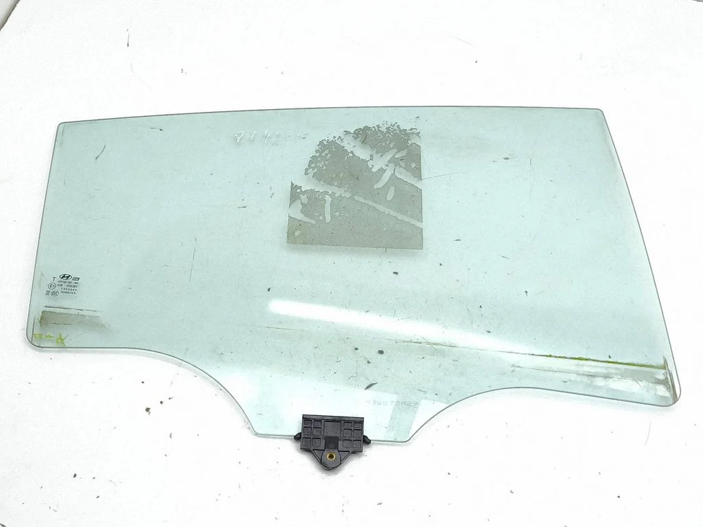Rear door window glass – right
