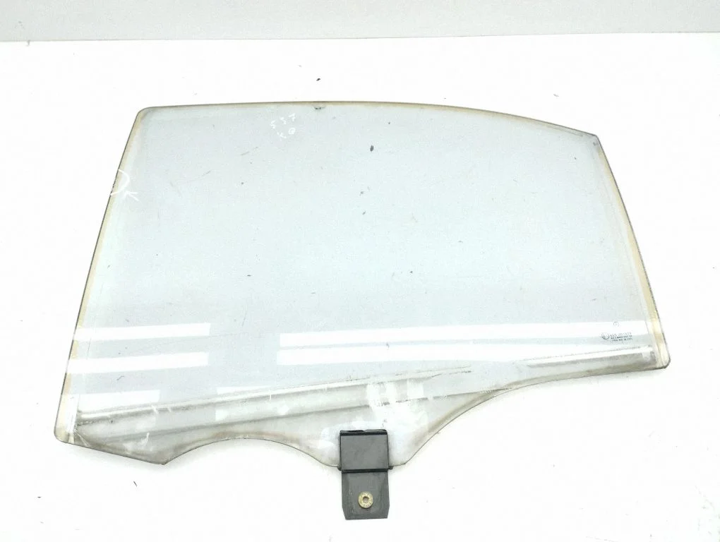 Rear door window glass – right