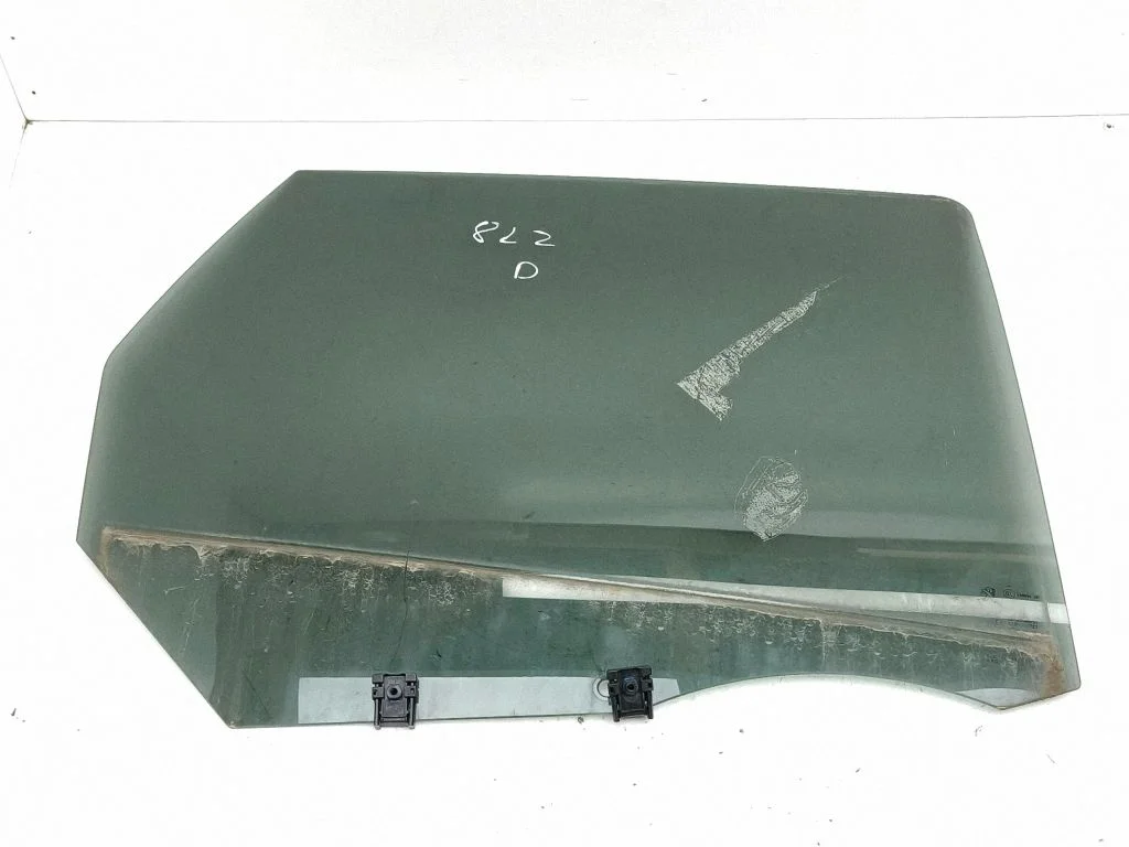 Rear door window glass – right