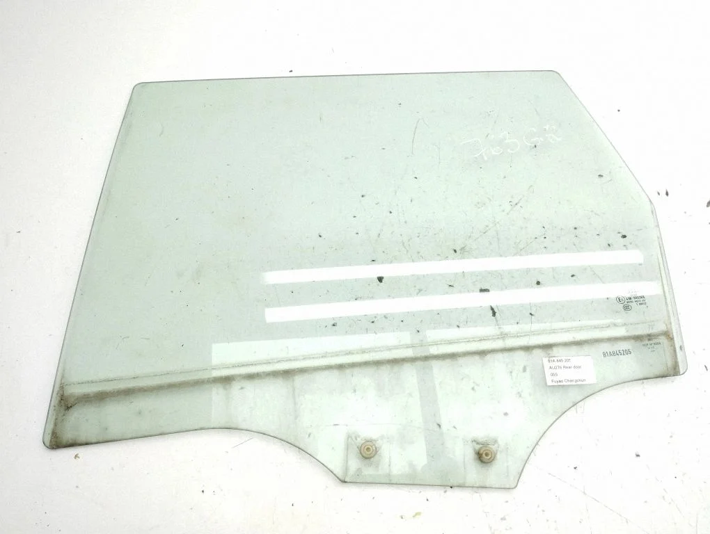 Rear door window glass 81A845205