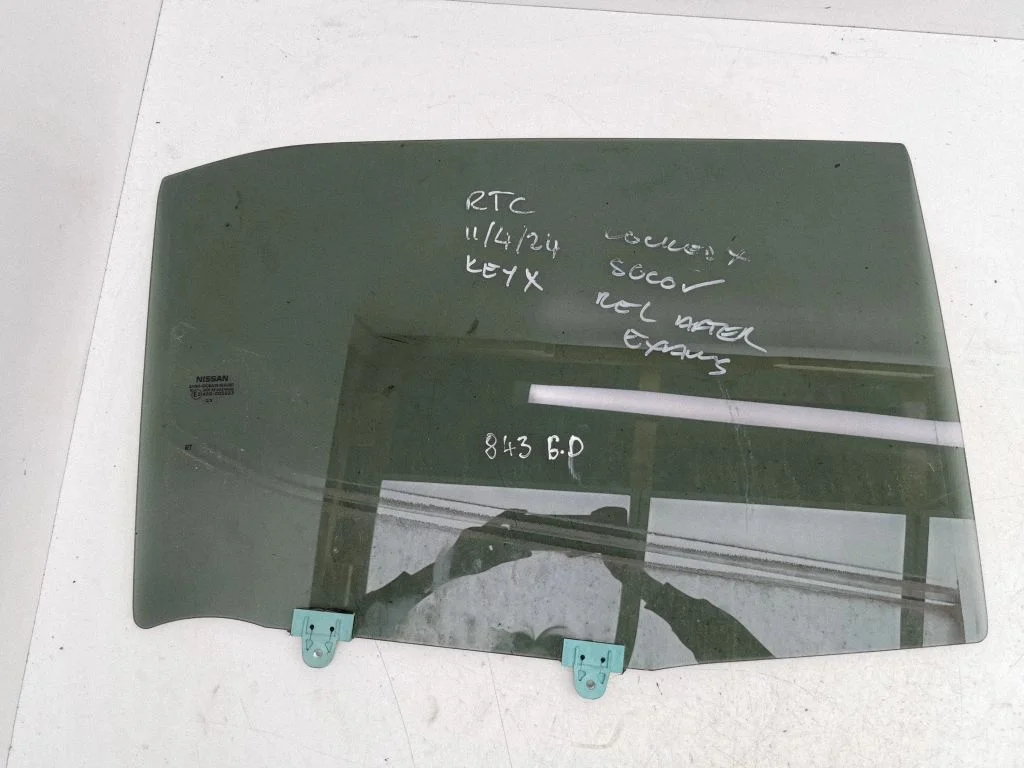 Rear door window glass – right