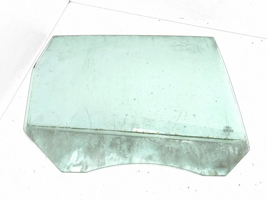 Rear door window glass – right
