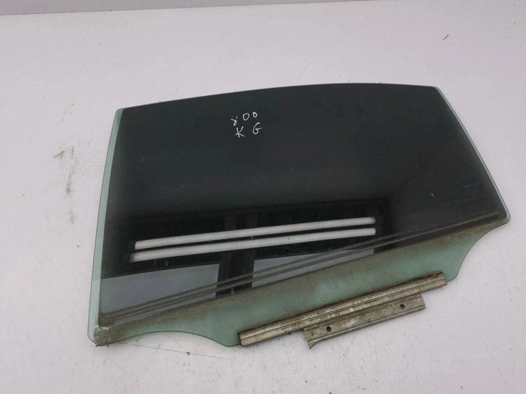 Rear door window glass – Lexus IS 220D-250-350 (2006-2013)