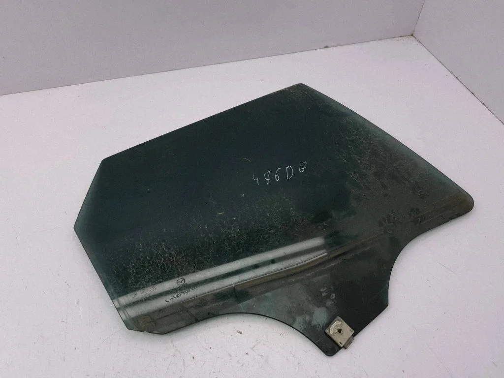 Rear door window glass – right