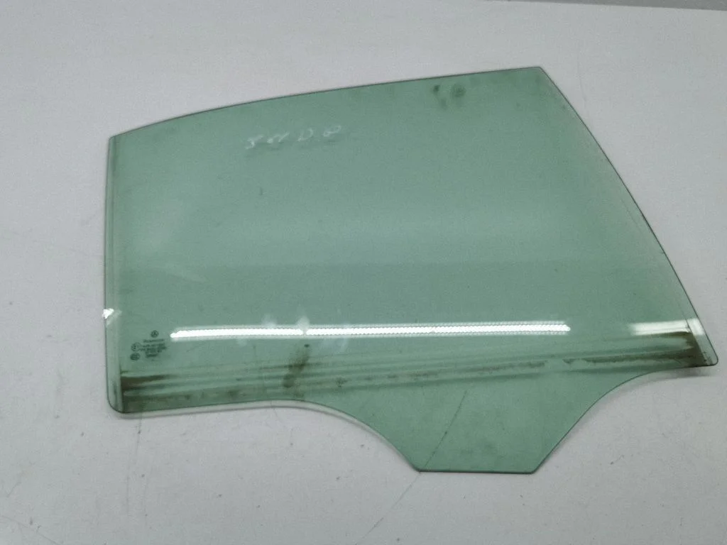 Rear door window glass – right