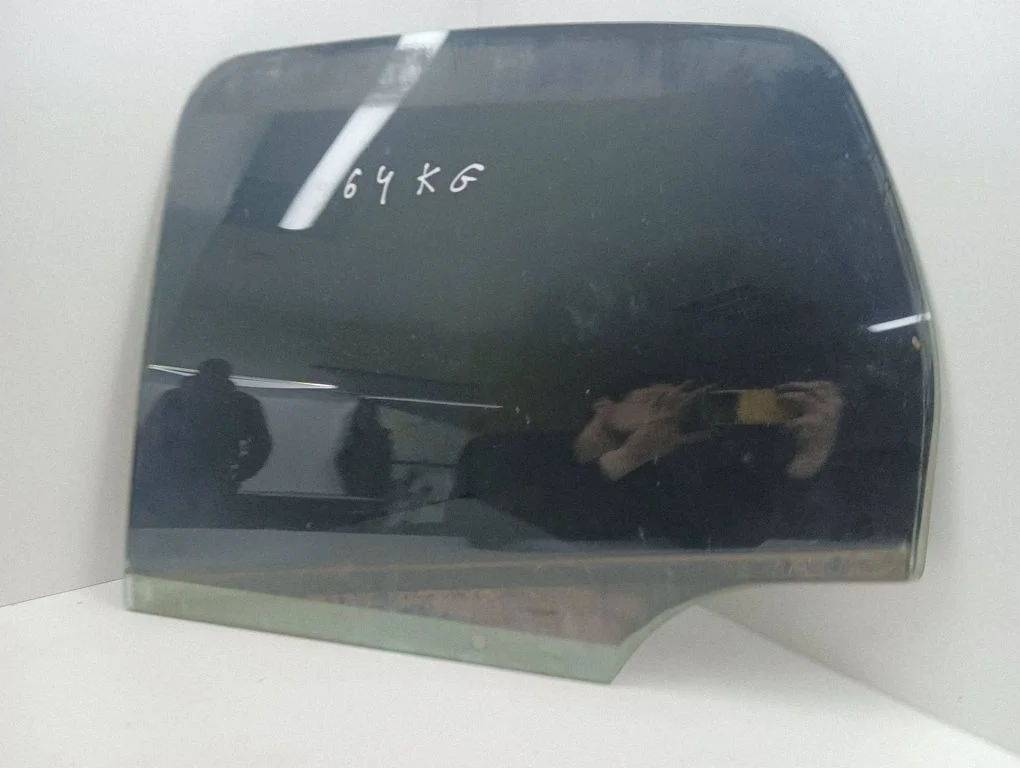 Galvenais aizmugurējo durvju stikls 43R001583