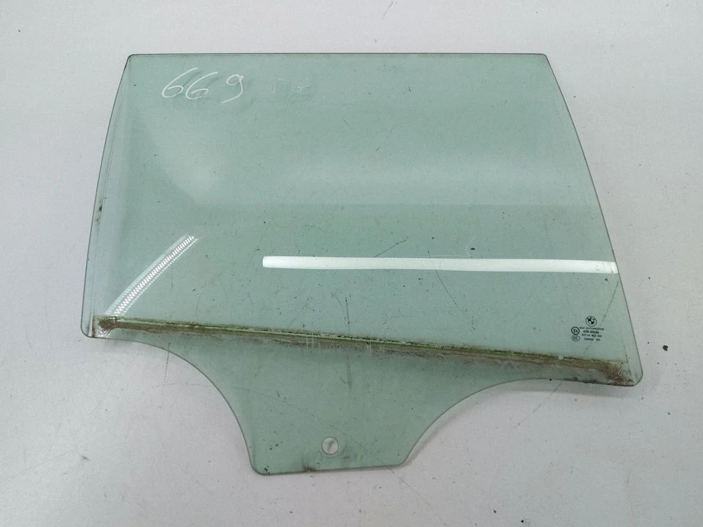 Rear door window glass 43R00049