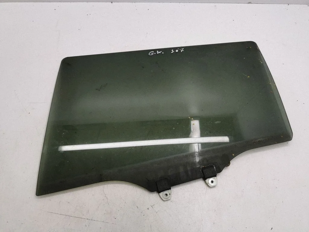 Rear door window glass 43R005844