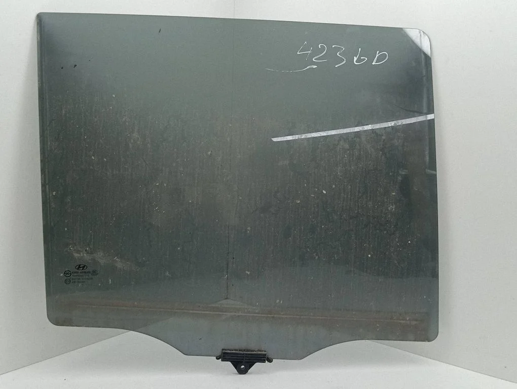 Rear door window glass 43R000385