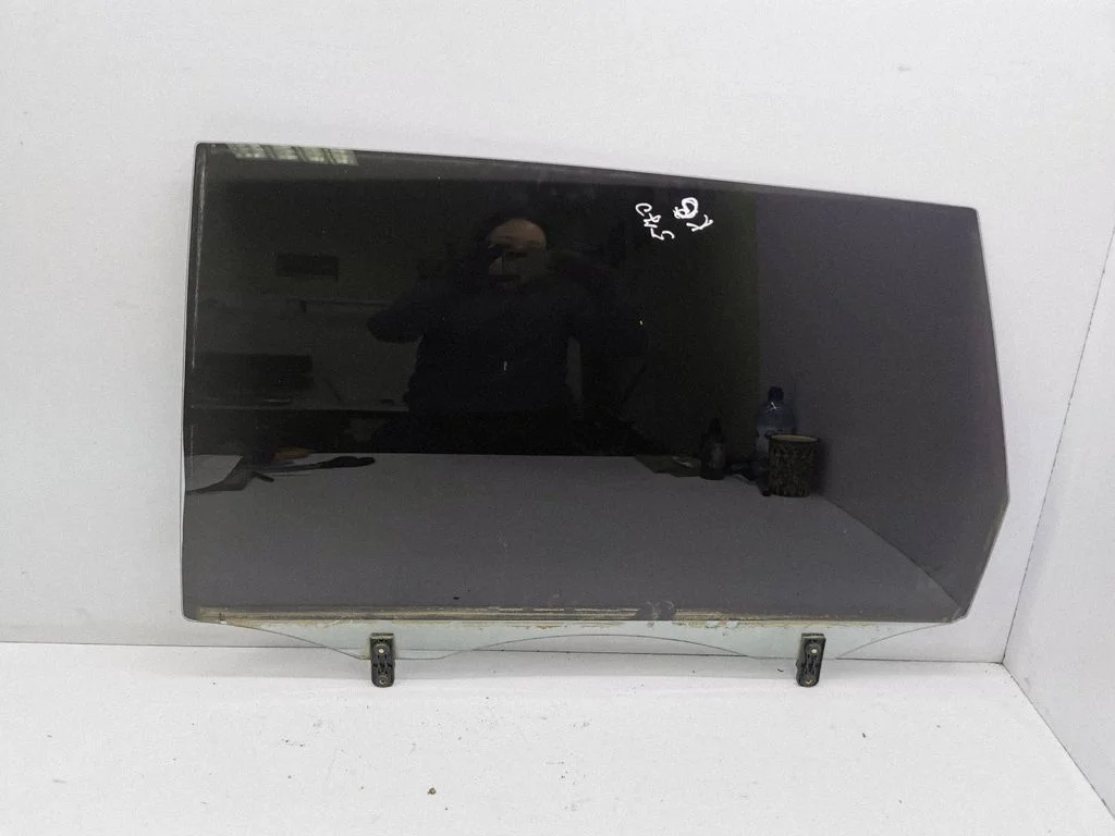 Rear door window glass 43R00107