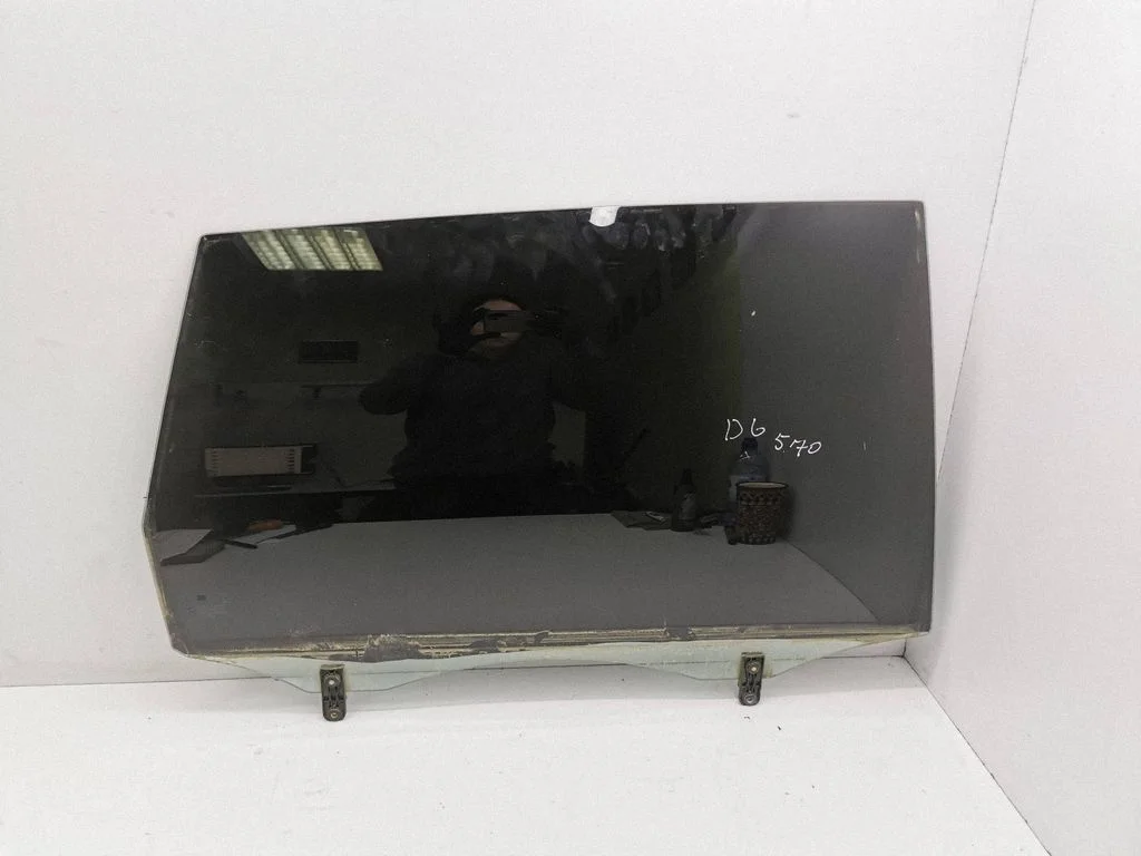 Rear door window glass 43R00107