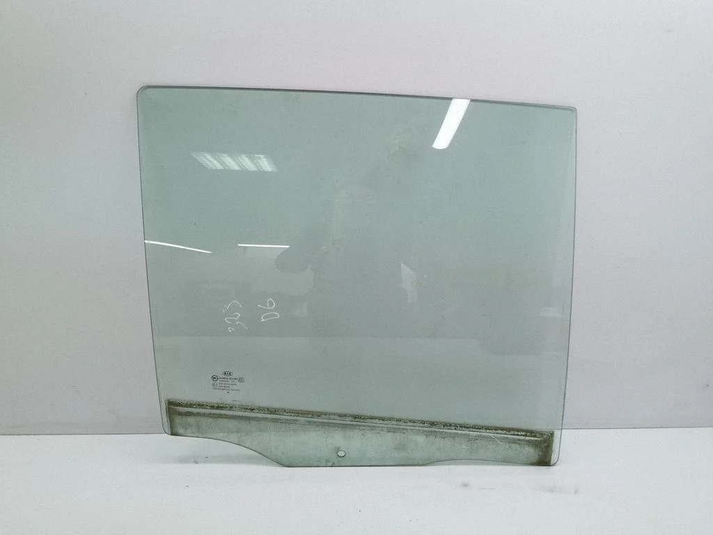 Rear door window glass E1143R00240