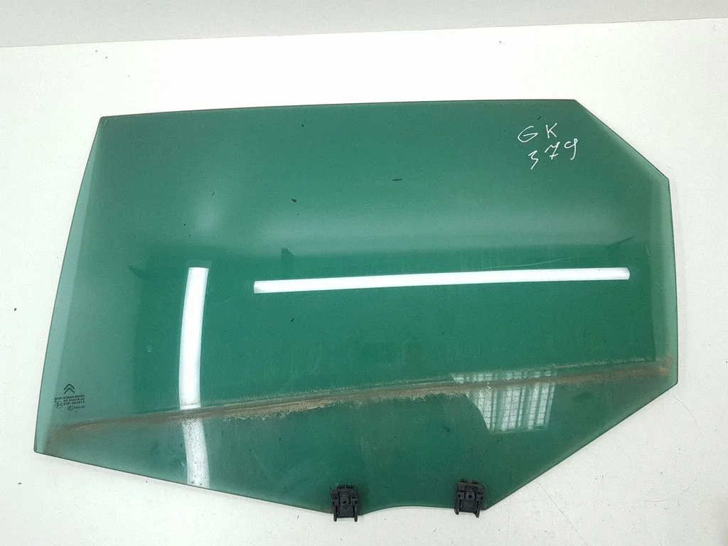 Rear door window glass E243R005013