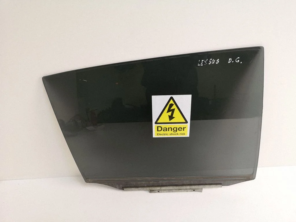 Rear door window glass – right