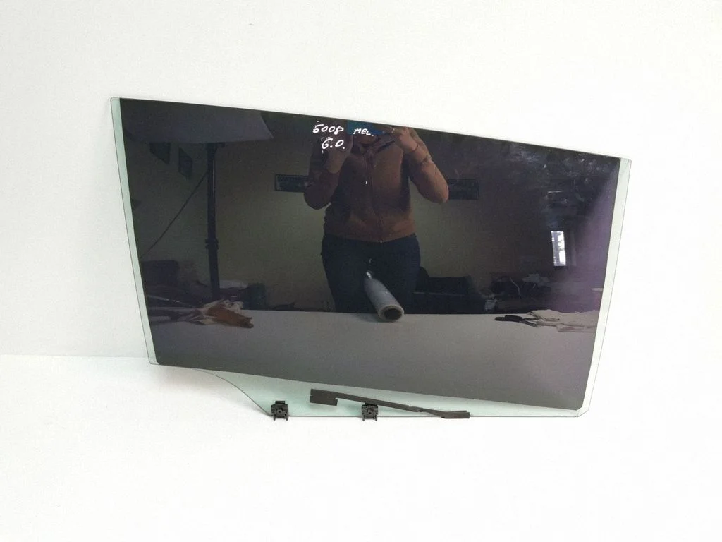 Rear door window glass – right