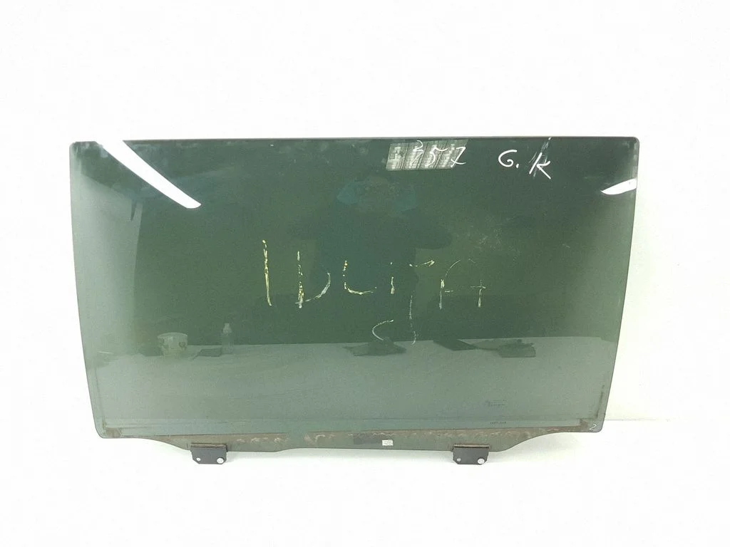 Rear door window glass 05020651AA