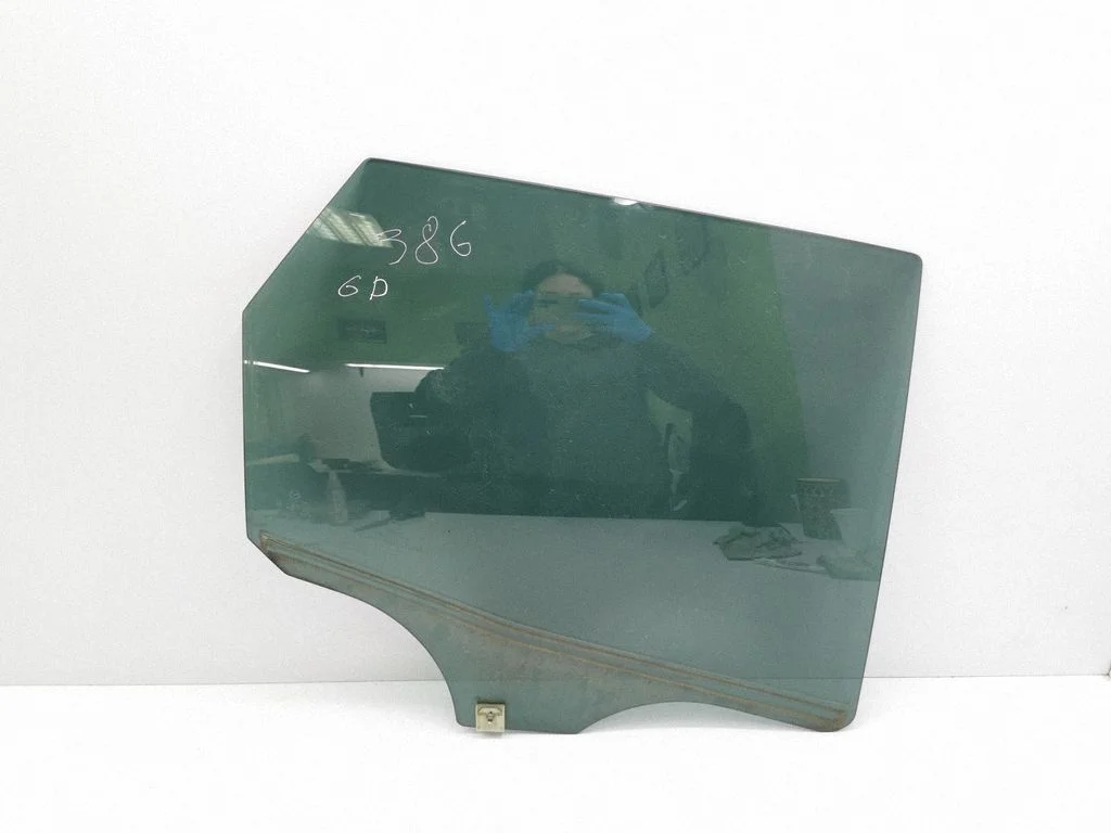 Tagaukse põhiklaas MCW9275