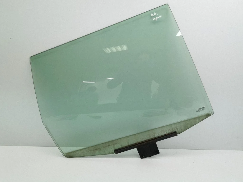Rear door window glass E243R000464